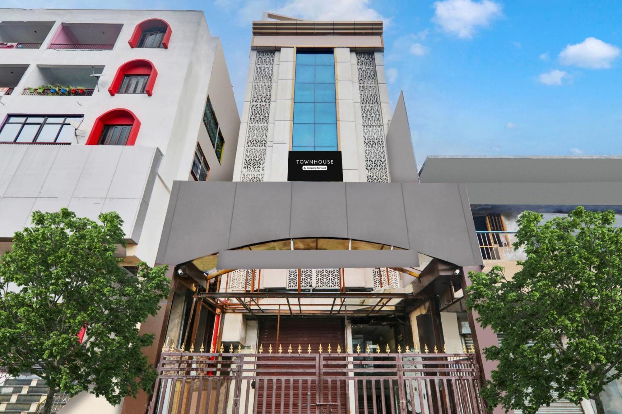 Super Townhouse Kankarbagh Formerly Kunwar Alcajars Patna  Buitenkant foto